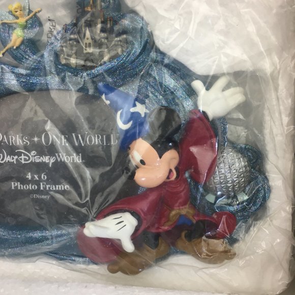 NIB Disney World Theme Park Pic Frame 4 Parks 4x6 w Rubber Fridge Magnet Frame - Picture 6 of 11